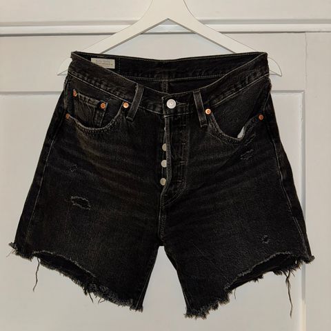 Mid-thigh Levis shorts