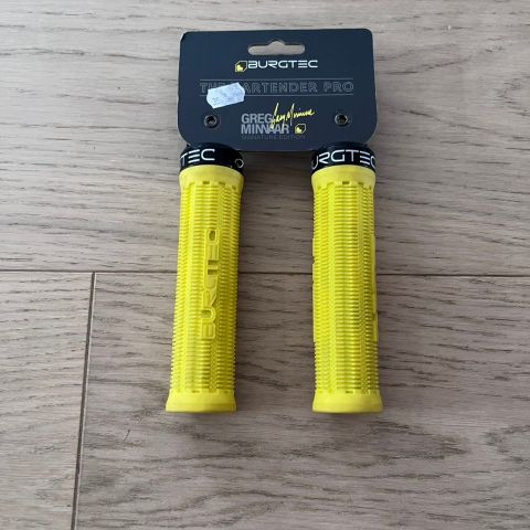 Burgtec Bartender pro mtb grips( nypris 350kr)