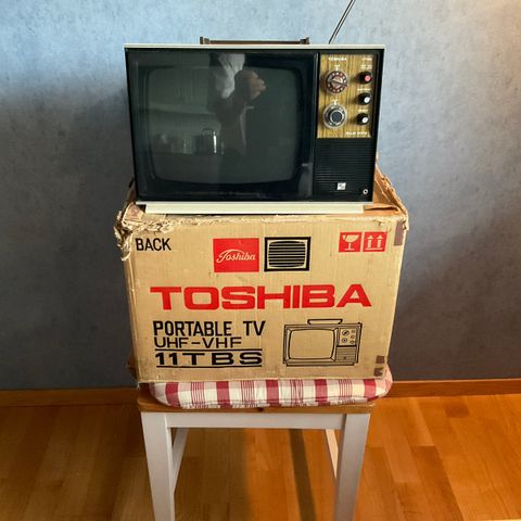 Toshiba reise-TV fra 1970