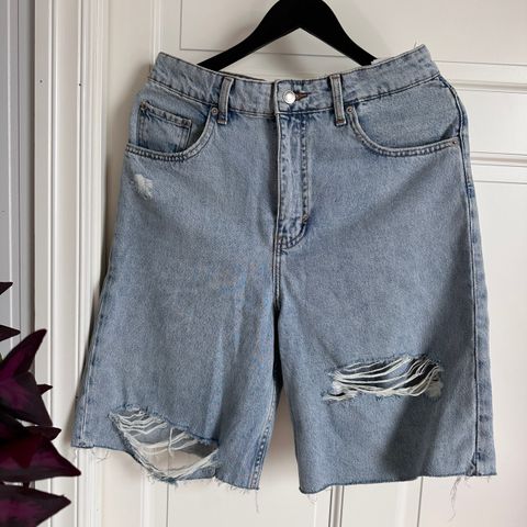 Baggy denim shorts