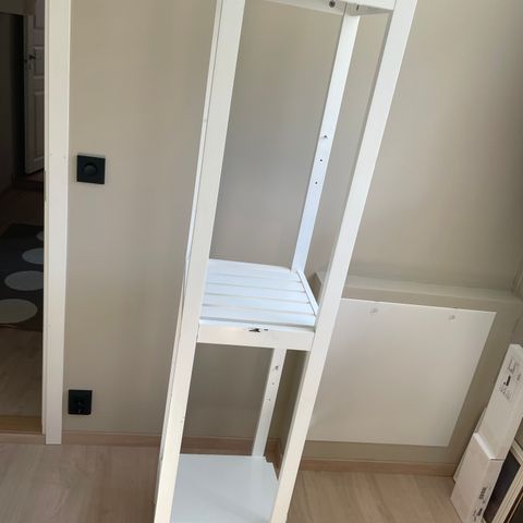 Hemnes hylle