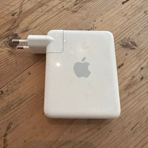 Apple airPort express base station