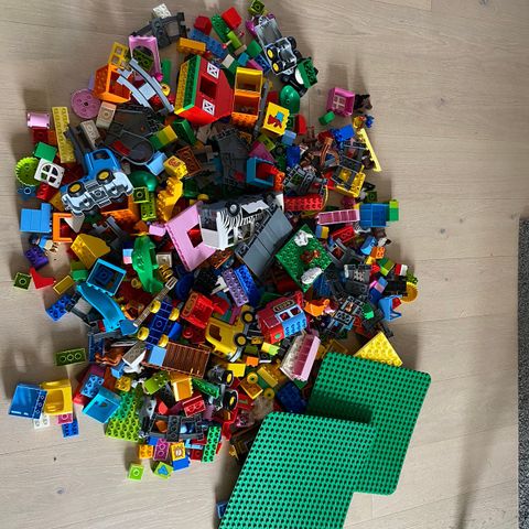Hel kasse med Lego Duplo