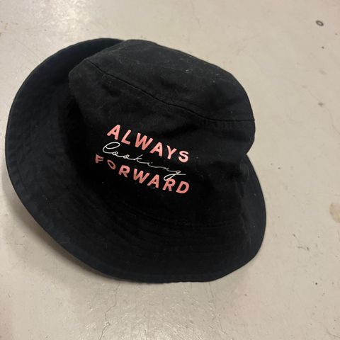 Always Looking Forward solhatt HM 134/152