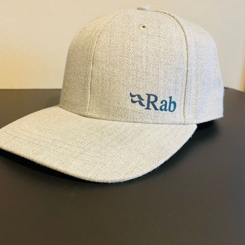 Caps fra Rab