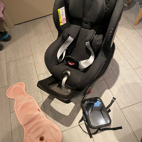 Britax Römer’s Volvo Easy access bakovervendt barnesete i-Size