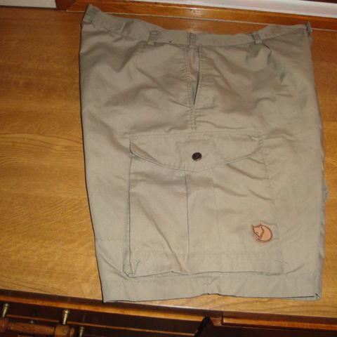 Fjellreven herre shorts  G1000 type, str 52  som ny selges