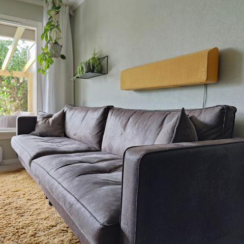 Nydelig skinn sofa selges