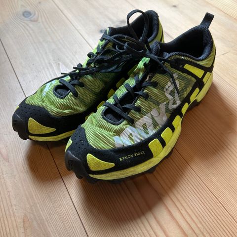 Fotballsko str 37 selges kun kr. 100,-