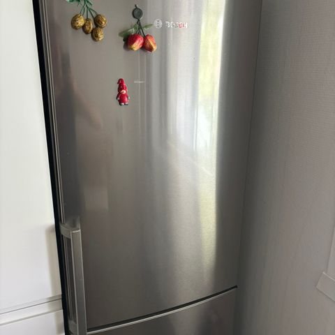 Bosch kjøleskap grå farge med fryser
