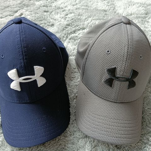 2 Under Armour Capser/Hodeplagg Til Salgs