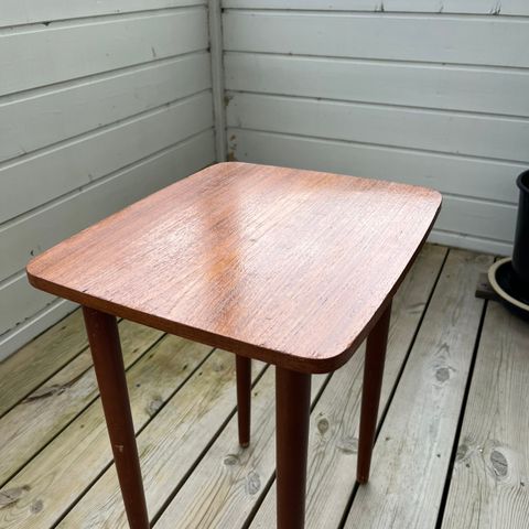 Sidebord i teak