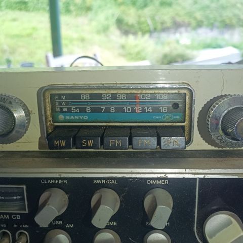Sanyo Car FM radio