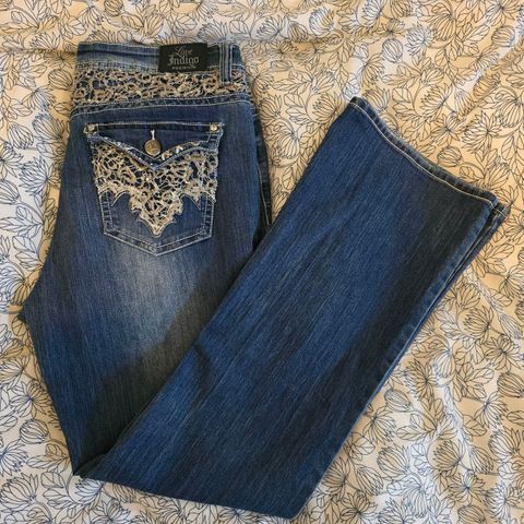 Love Indigo Premium - XL - Embellished - Flair - Midrise - Rodeojeans