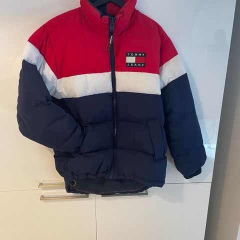 Pent brukt Tommy Jeans jakke - (kostet 1400kr ny)