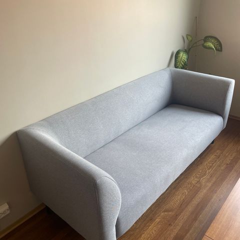 Fin sofa fra boligstylist selges (perfekt for utleiebolig eller kollektiv?)