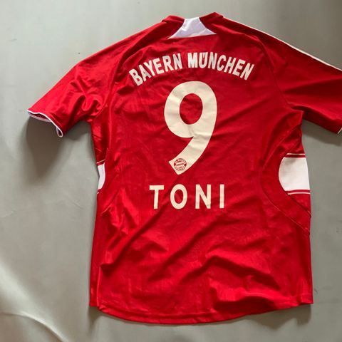 Bayern München hjemmedrakt nr 9 - Luca Toni - str. Medium