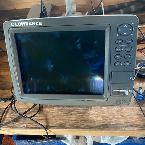 Lowrance kartmaskin selges .