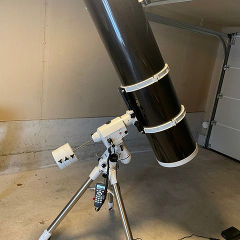 Skywatcher 305/1500 - NEQ6 Pro SynScan GoTo med tilbehør