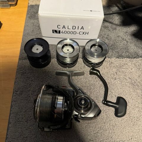 Daiwa Caldia 18 4000D-CXH med tre ekstra spoler