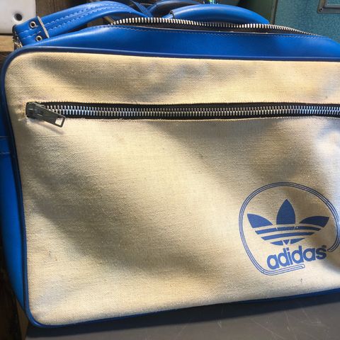 Vintage Addidas bag