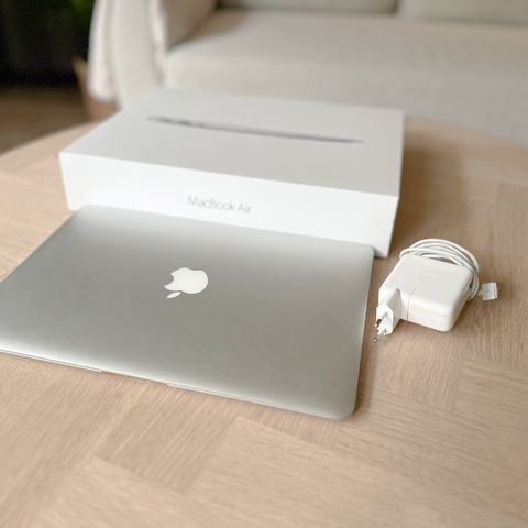 MacBook Air (13-inch, 2017)