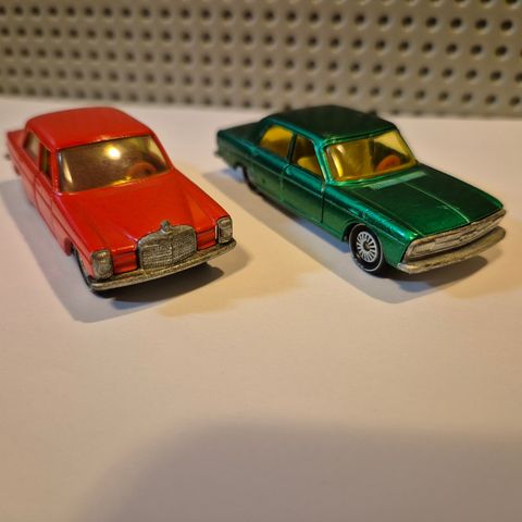 Siku modeller Mercedes Benz 250 og Audi 100 SL