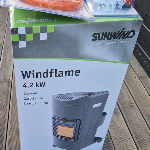 Helt ny gassovn Sunwind windflame med tilhørende utstyr.