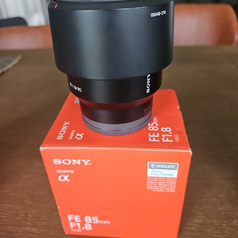 Sony FE 85mm F 1.8