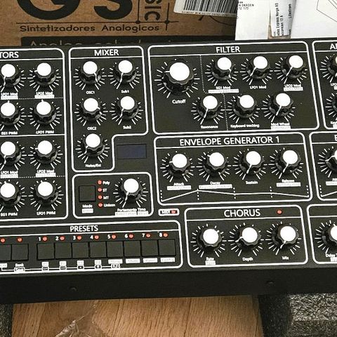 GS Music e7 analog polysynth - som ny