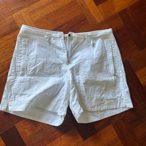 Hvit shorts