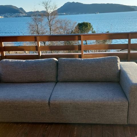 Fin sofa til salgs