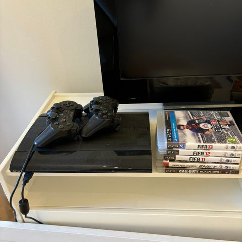 Playstation 3 med konsoller og spill