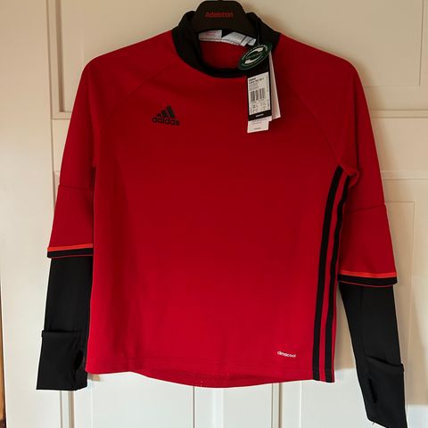 Adidas Fotballtrøye / fotballgenser selges kr. 100,-