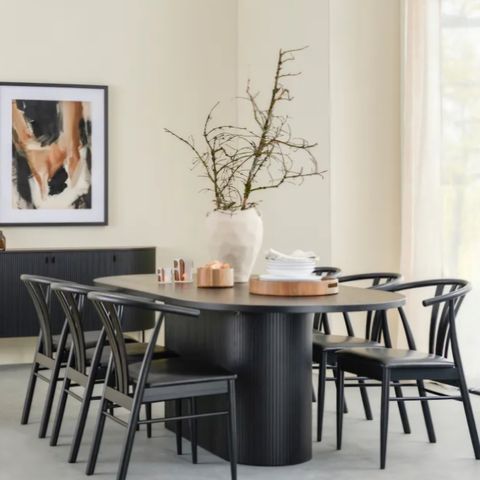 Ovalt spisebord 220 x 102 cm m/syncrouttrekk, svartlakkert