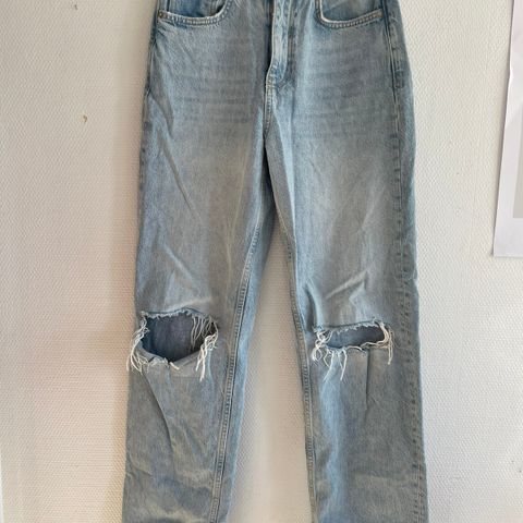 Jeans med hull