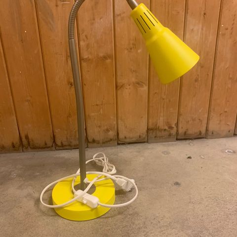 Retro gul bordlampe