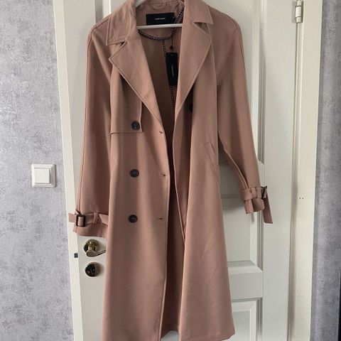 Brand New trenchcoat. Size small.