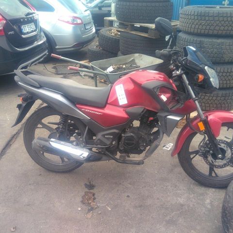 HONDA CB125F -21 selgast i delar