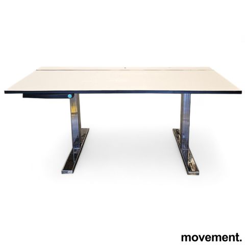 4 stk Rektangulært skrivebord i hvit / krom fra SA Möbler,160x80cm, pent brukt.