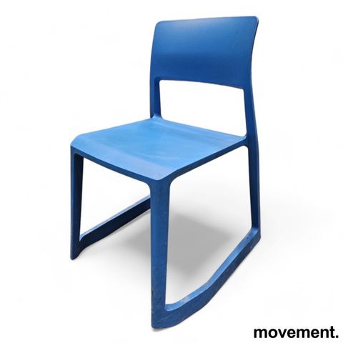 Vitra Tip Ton konferansestol / stablestol i blå, design: Edward Barber & Jay Osg