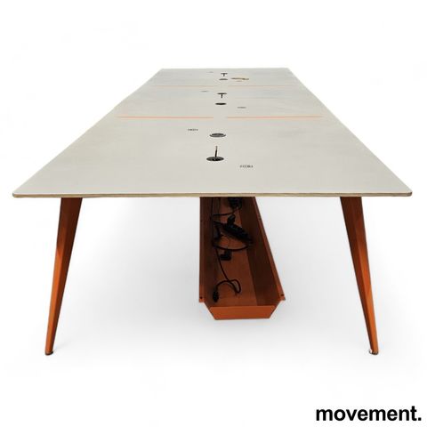 Konferansebord / kursbord / møtebord i grå linoleum / oransje, 440x150cm, brukt