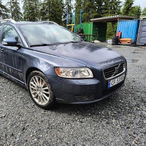 Volvo V50 2010 1,6d selges i deler.