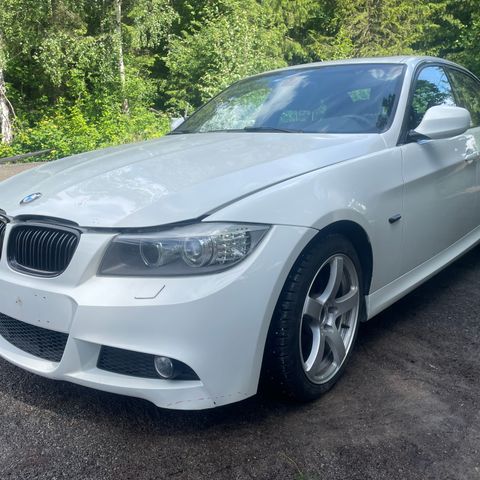 BMW 3-SERIE 316D 2010. SELGES KUN I DELER. 20002