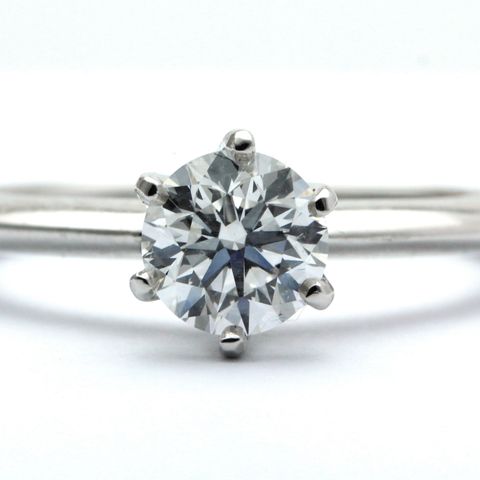 GG (Verdi 69,000.-) 0.70ct TOPPKVALITETS diamantring (GIA/RIVER)