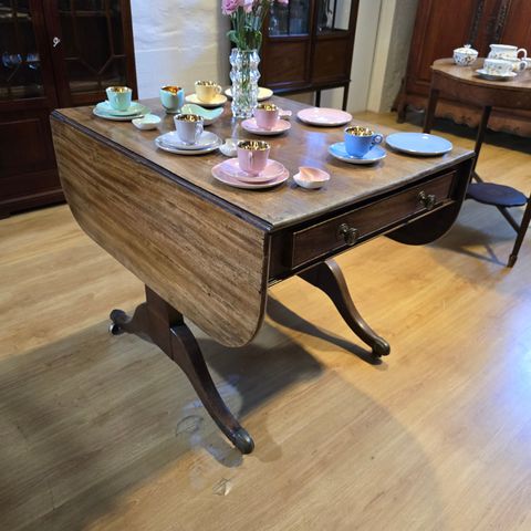 Klaffebord med skuffer, fra år 1800/1820