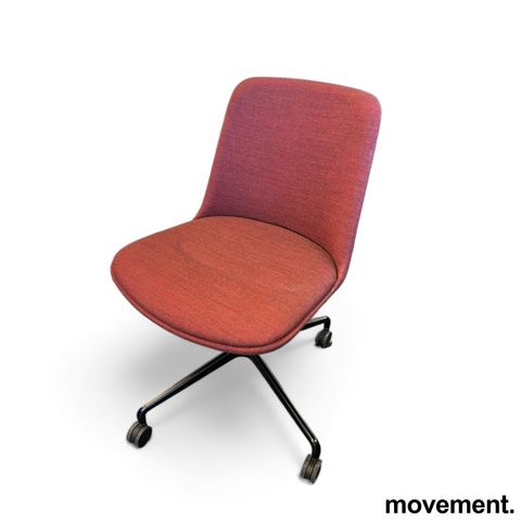52 stk Konferansestol på hjul i dyp rødt Remix-stoff fra &Tradition, modell: Rel