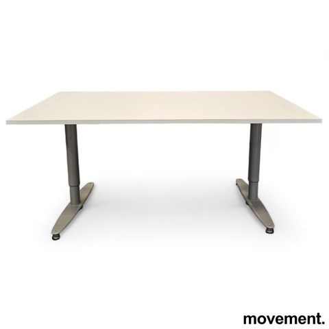 9 stk Skrivebord fra Kinnarps, modell: T-serie, 160x80cm, NY / UBRUKT plate