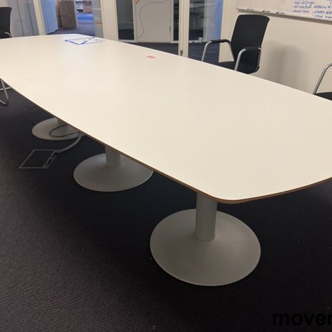 Møtebord / konferansebord i hvitt / grått fra Aarsland, 360x120cm, passer 12-14 