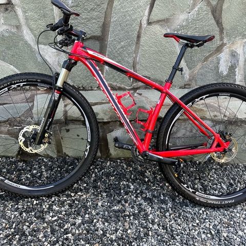 Meget pen  Specialized Stumpjumper HT Comp 29er selges Str M (17)